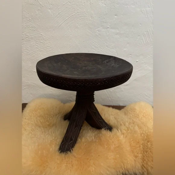 Antique African Igbo Stool - Picture 3 of 7